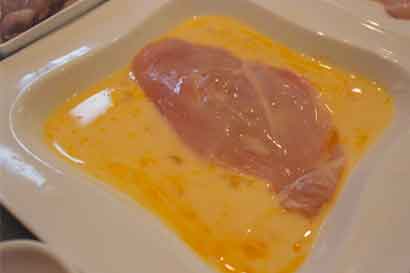 egg wash on chicken breast