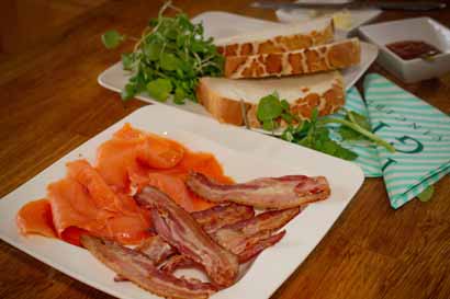 Smoked-Salmon-&-Bacon-Sandwich-ingredients